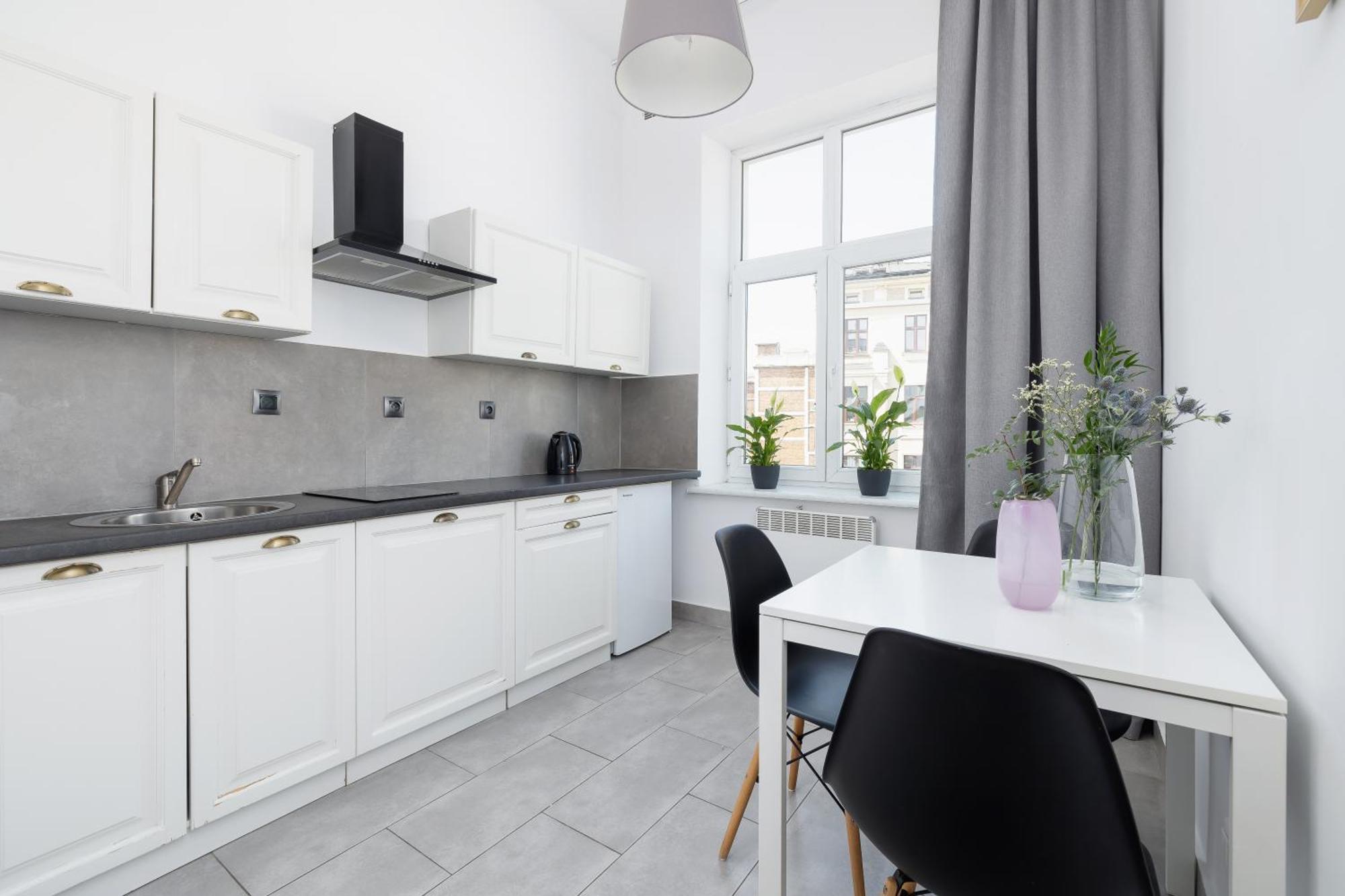 1-Bedroom Apartment - 65 Dluga Street Krakow Exterior photo